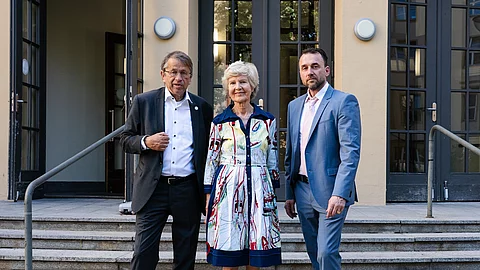 Prof. Heyo K. Kroemer, Dr. Friede Springer, Prof. Georg Seifert (v.l.n.r.).