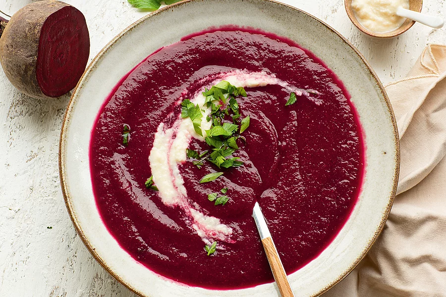 Rote-Bete-Suppe mit Meerrettich