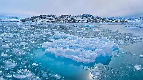 Arktis, im Meer schwimmendes Eis