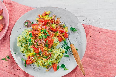 Kartoffel-Stampf mit Tomaten-Topping