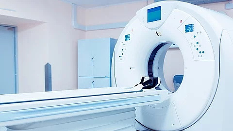 CT (Computed tomography) scanner in hospital laboratory. CT, Computertomographie-Gerät