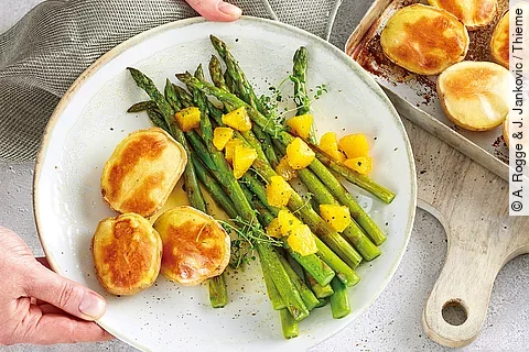 Gebratener Spargel mit Ballonkartoffeln