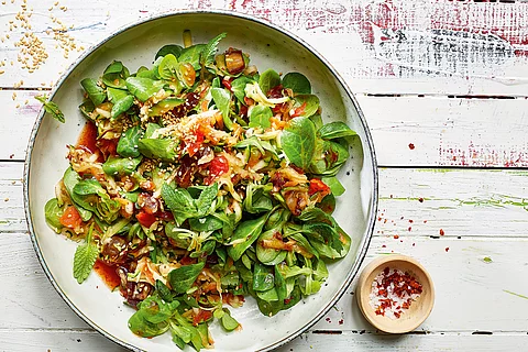 Feldsalat mit Paprika und Apfel
