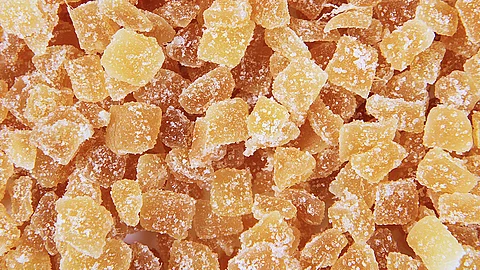 Bonbons aus Ingwer mit Zucker bestreut