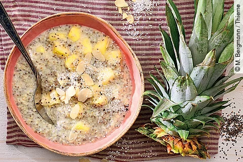 Kokos-Ananas-Hirsebrei