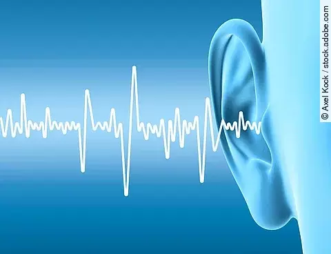 Schallwellen gelangen ins Ohr eines Mannes 