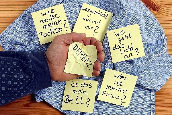 Demenz: Fragen auf Zetteln: Wie heißt meine Tochter?