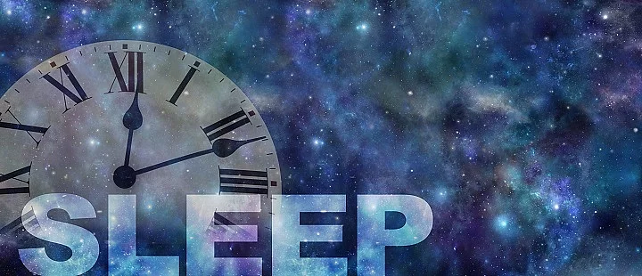 Uhr, 10 nach 12, Schriftzug Sleep