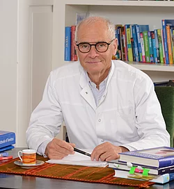 Dr. med. Eberhard Biesinger