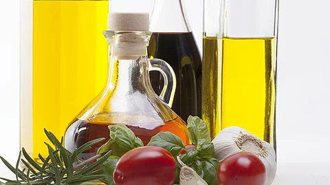 Olivenöl, Tomate, Knoblauch, Rosmarin, Basilikum, Balsamico
