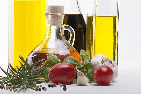 Olivenöl, Tomate, Knoblauch, Rosmarin, Basilikum, Balsamico