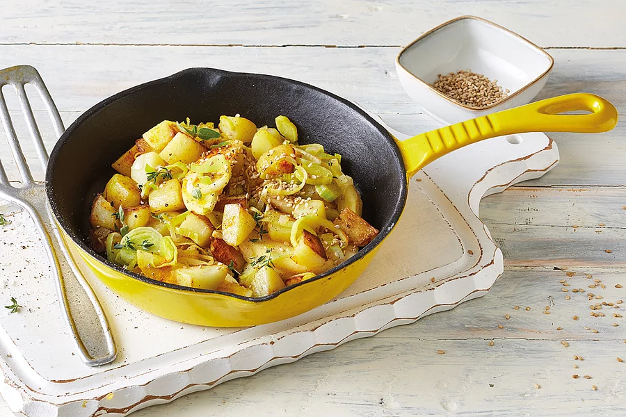 Apfel-Kartoffel-Pfanne mit Lauch