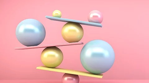 Computeranimation mehrere Bälle balancieren auf Balken