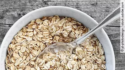 Schüssel mit Haferflocken