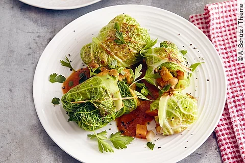 Wirsing-Päckchen mit herzhafter Füllung