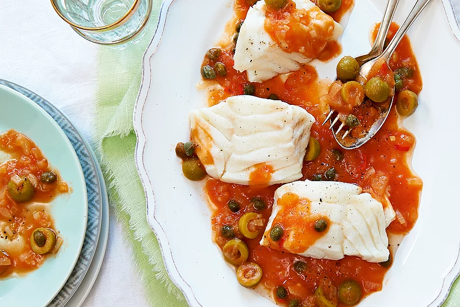 Kabeljau mit Tomaten-Oliven-Sauce