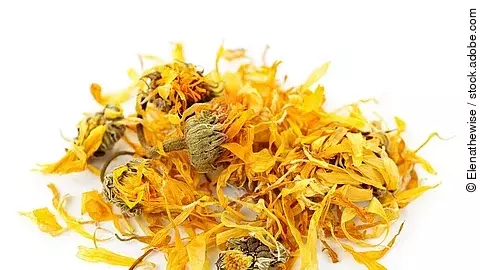 Dried calendula herb flowers Ringelblume, Calendula, Blütenblätter, getrocknet