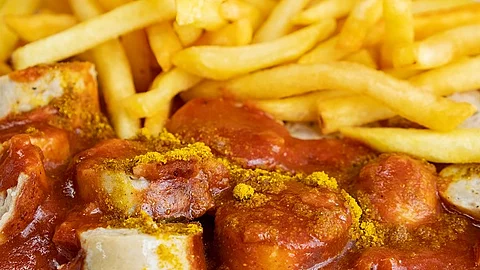 Currywurst, Pommes frites