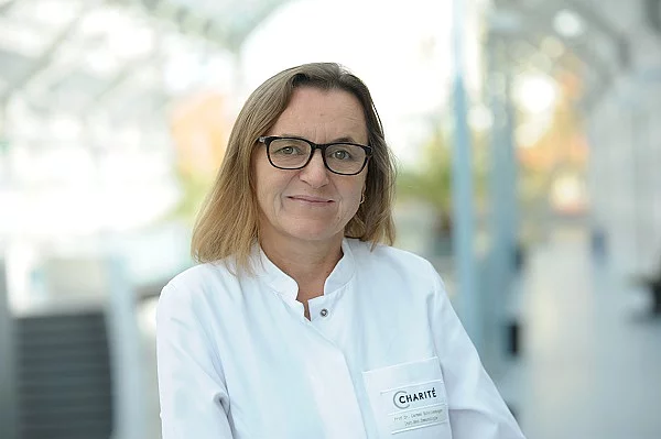 Prof. Carmen Scheibenbogen
