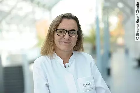Prof. Carmen Scheibenbogen