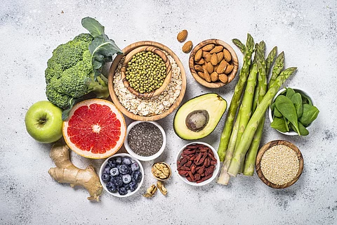 Superfood: Obst, Gemüse, Nüsse, Mandeln, Haferflocken