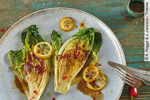 Romanasalat aus der Pfanne