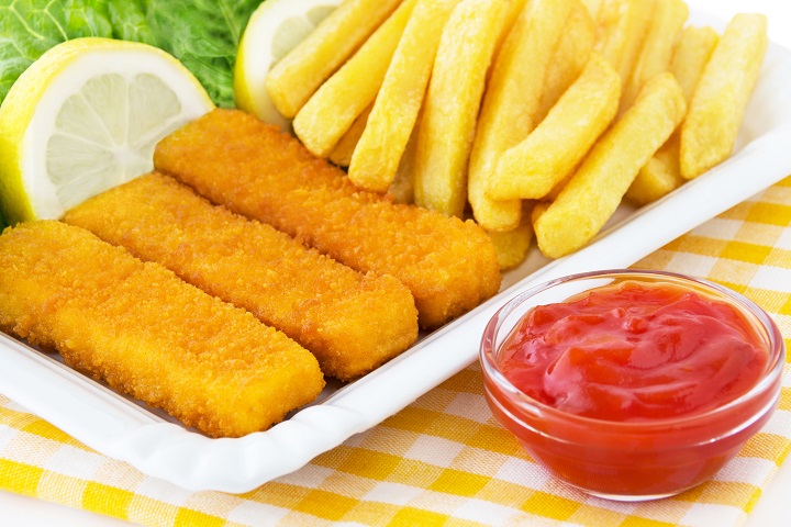 Fischstäbchen, Pommes, Ketchup