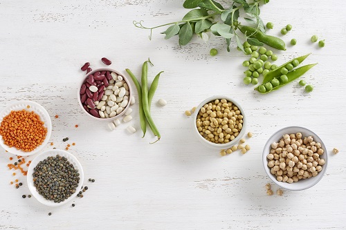 Hülsenfrüchte, Linsen, Erbsen, Kichererbsen, rote Bohnen